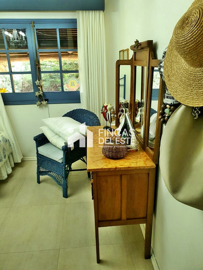 Casa ID.880/Casa-en-Las-Delicias-con-3-dormitorios-y-jardín-amplio! - Casa en Las Delicias con 3 dormitorios y jardín amplio!