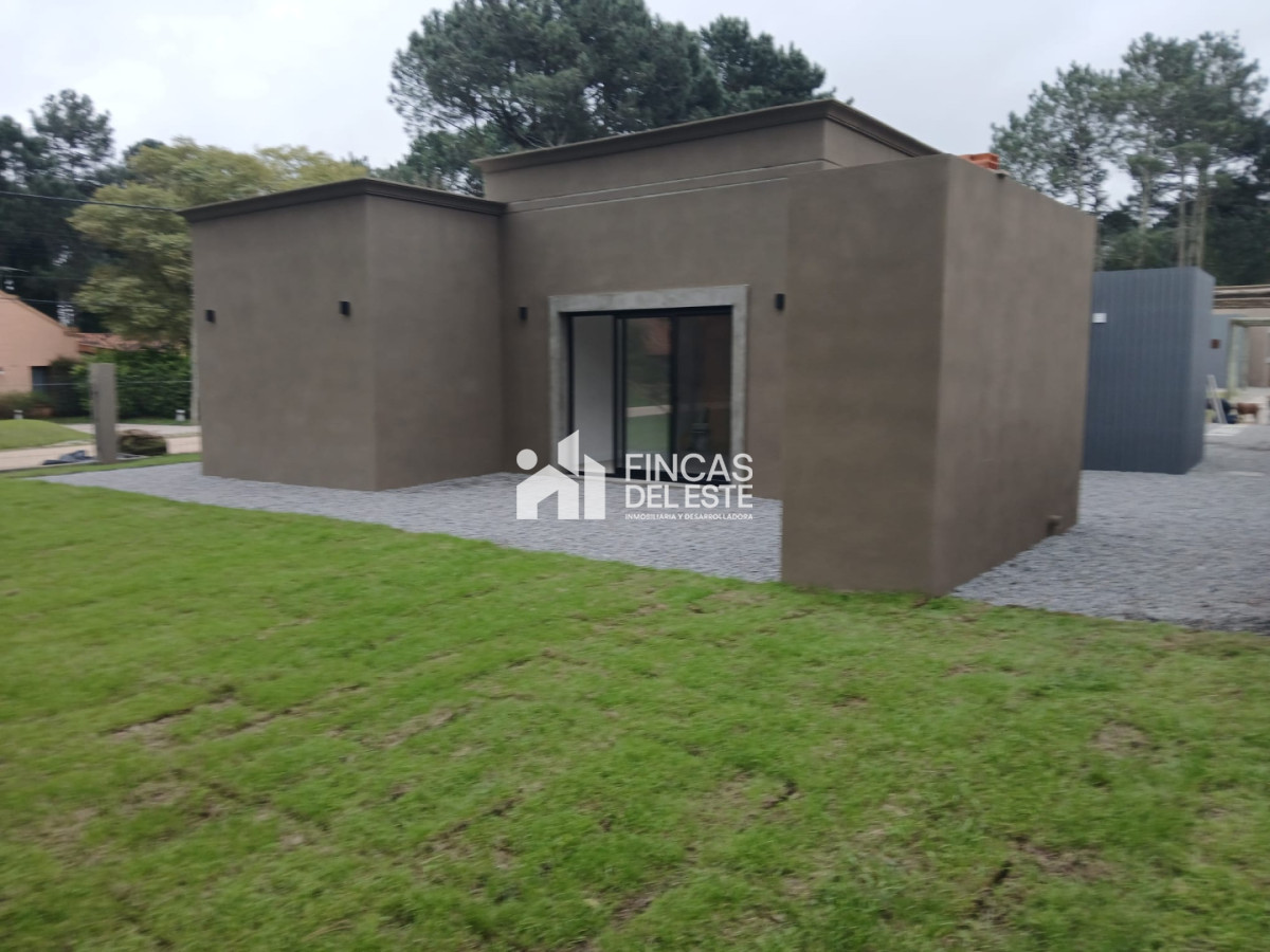 Casa ID.2904/Casa-de-3-dormitorios-a-estrenar-en-Punta-del-Este - Casa de 3 dormitorios a estrenar en Punta del Este