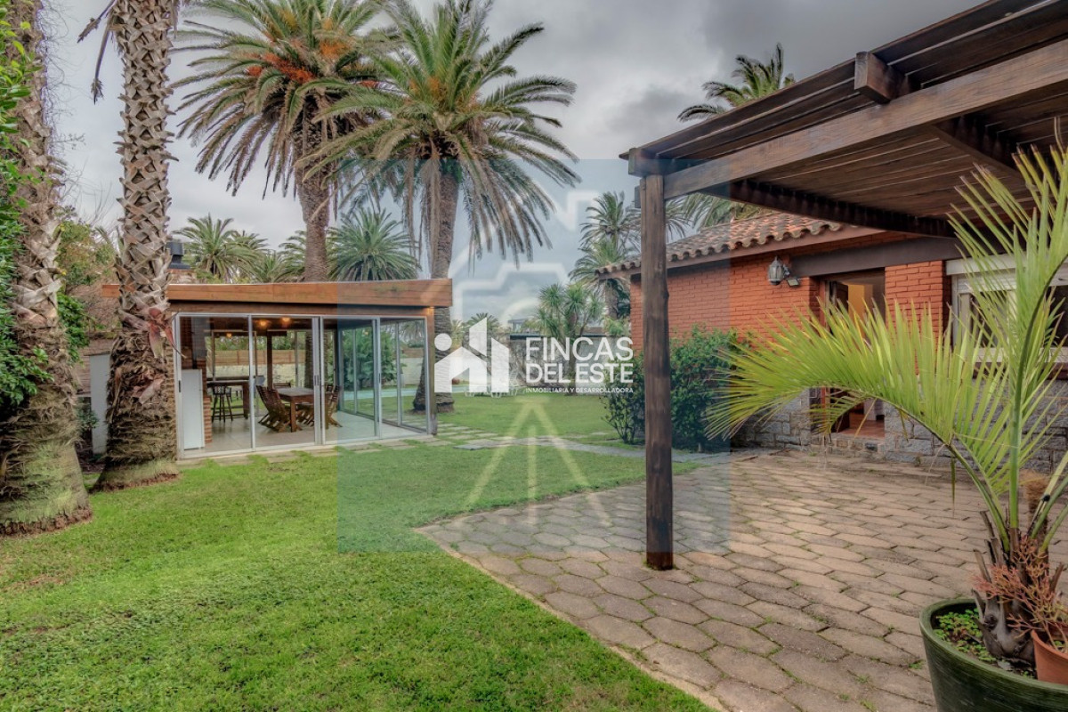 Casa ID.2880/Casa-en-alquiler-anual-y-venta!-ubicación-única - Casa en alquiler anual y venta! ubicación única