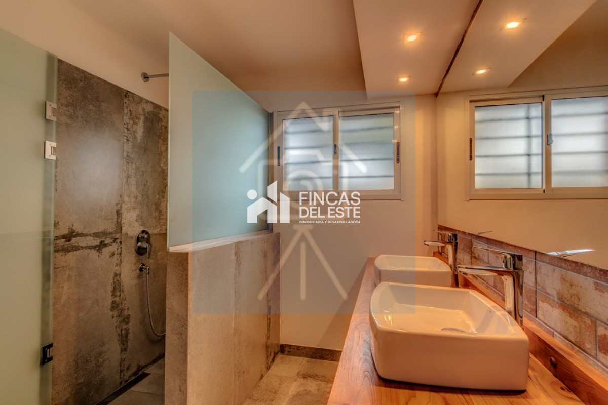 Casa ID.2880/Casa-en-alquiler-anual-y-venta!-ubicación-única - Casa en alquiler anual y venta! ubicación única