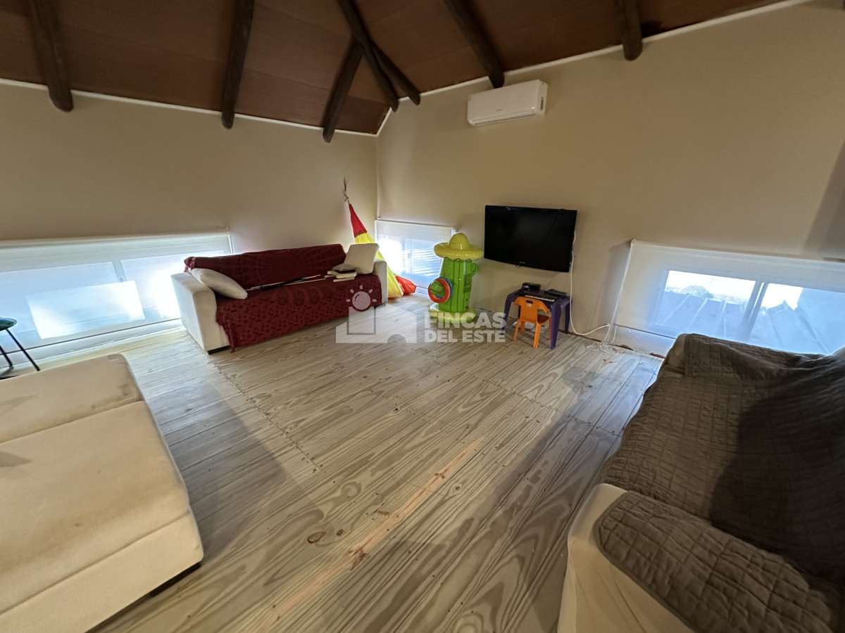 Casa ID.2637/Casa-en-alquiler-enero-de-4-dormitorios-en-brava-Punta-del-Este- - Casa en alquiler enero de 4 dormitorios en brava Punta del Este 