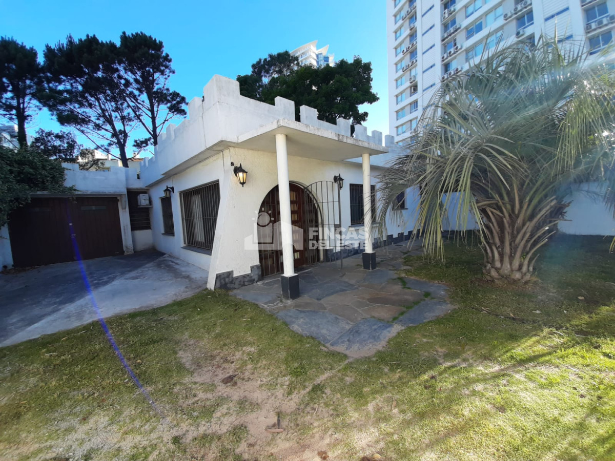 Casa ID.2361/Casa-en-alquiler-temporada-de-2-dormitorios,-en-Punta-del-Este-Mansa - Casa en alquiler temporada de 2 dormitorios, en Punta del Este- Mansa