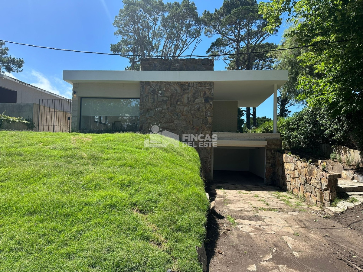 Casa ID.1988/Alquiler-en-Punta-del-Este-de-3-dormitorios - Alquiler en Punta del Este de 3 dormitorios