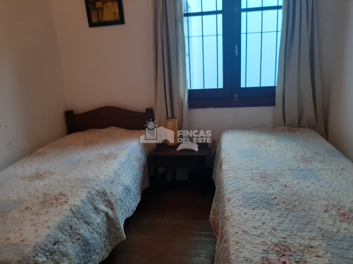 Casa ID.2361/Casa-en-alquiler-temporada-de-2-dormitorios,-en-Punta-del-Este-Mansa - Casa en alquiler temporada de 2 dormitorios, en Punta del Este- Mansa