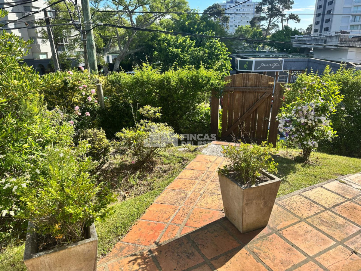 Casa ID.2661/Casa-en-Punta-del-Este-alquiler-de-Verano - Casa en Punta del Este alquiler de Verano