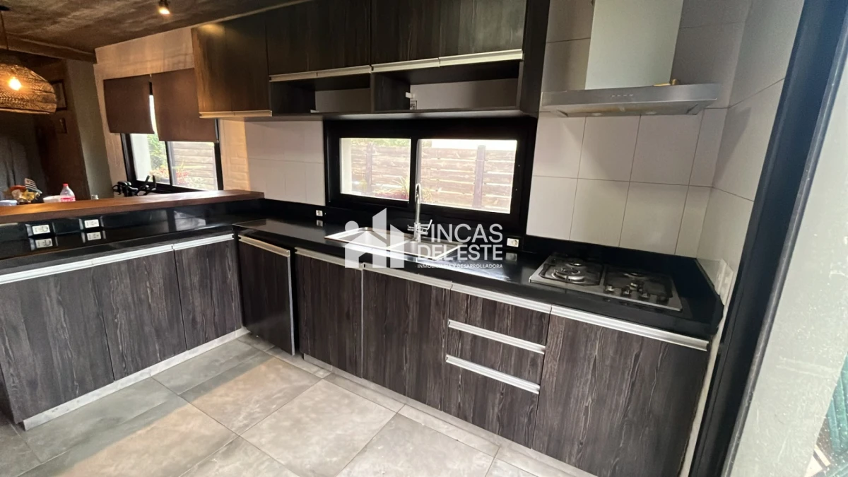 Casa ID.2885/Oportunidad-de-2-dormitorios-en-excelente-ubicación- - Oportunidad de 2 dormitorios en excelente ubicación 