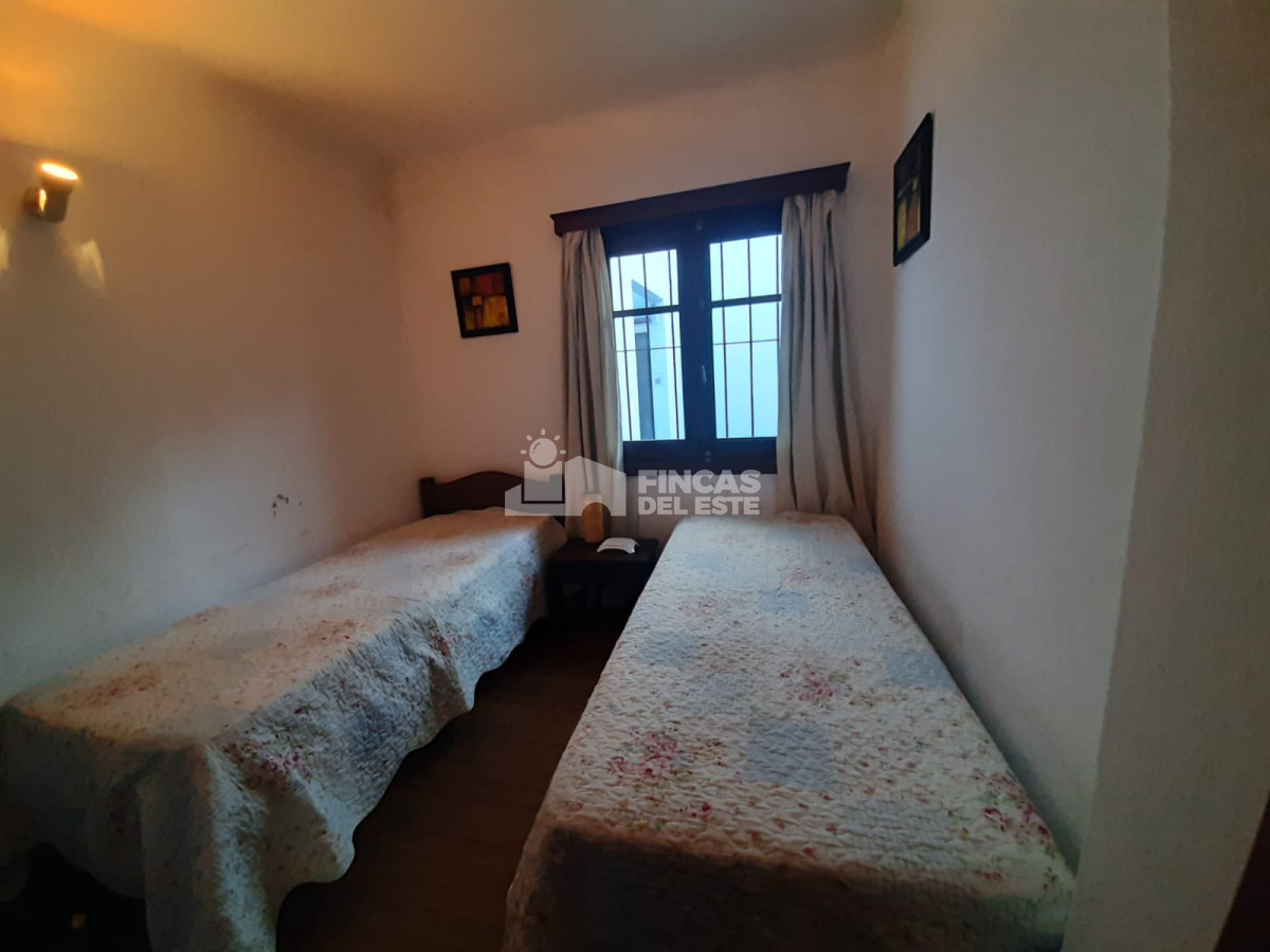 Casa ID.2361/Casa-en-alquiler-temporada-de-2-dormitorios,-en-Punta-del-Este-Mansa - Casa en alquiler temporada de 2 dormitorios, en Punta del Este- Mansa