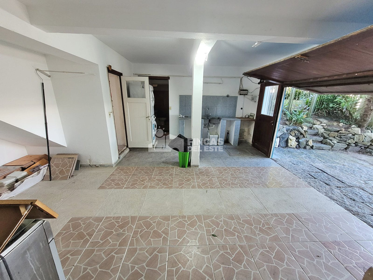 Casa ID.2339/Hermosa-casa-muy-bien-ubicada-en-venta-5-dormitorios-en-Punta-del-Este - Hermosa casa muy bien ubicada en venta 5 dormitorios en Punta del Este