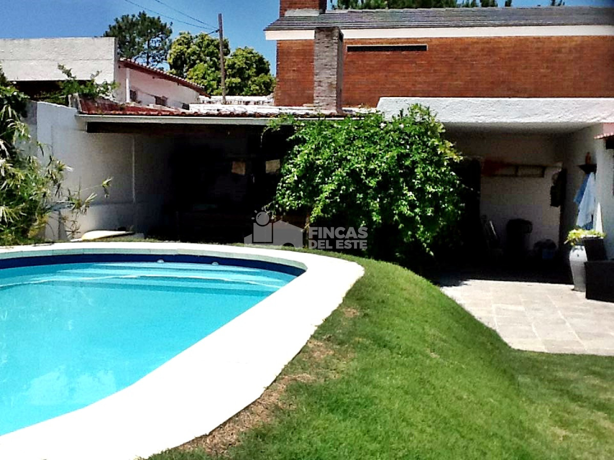 Casa ID.959/Alquiler-5-dormitorios--4-baños-Temporada- - Alquiler  5 dormitorios -  4 baños  Temporada 