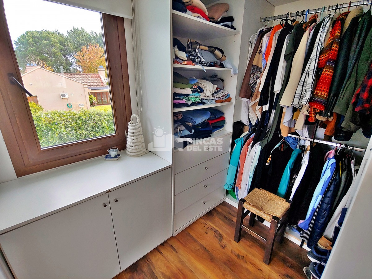 Casa ID.1346/Hermosa-casa-en-Pinares-en-alquiler-de-3-dormitorios - Hermosa casa en Pinares en alquiler de 3 dormitorios