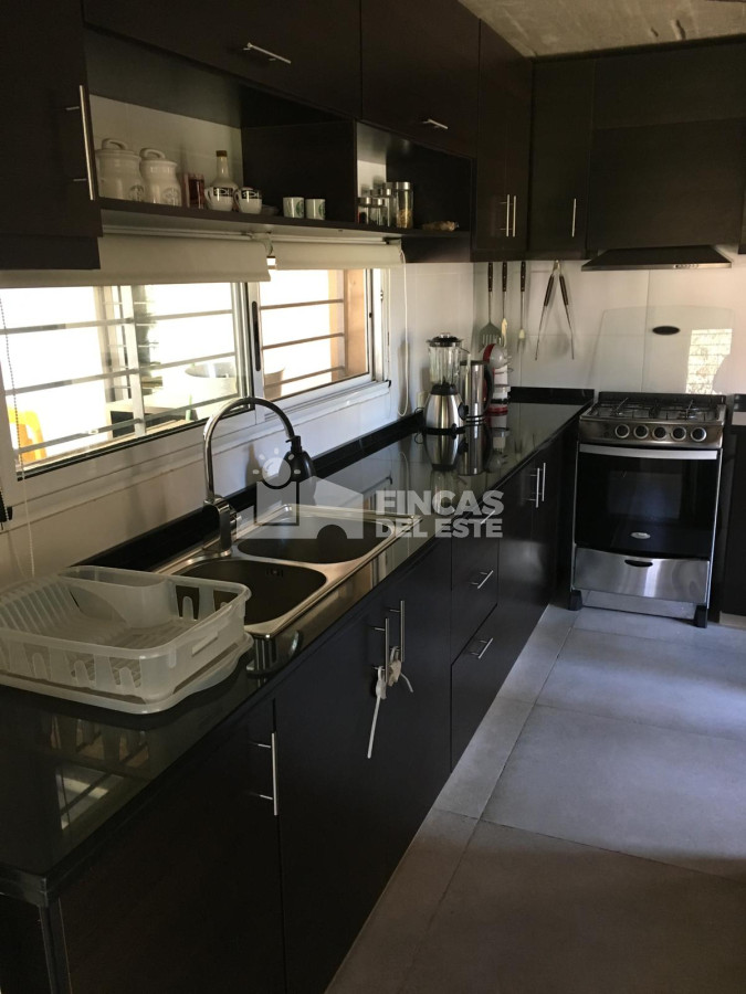 Casa ID.2196/Hermosa-casa-en-Burnett!! - Hermosa casa en Burnett!!