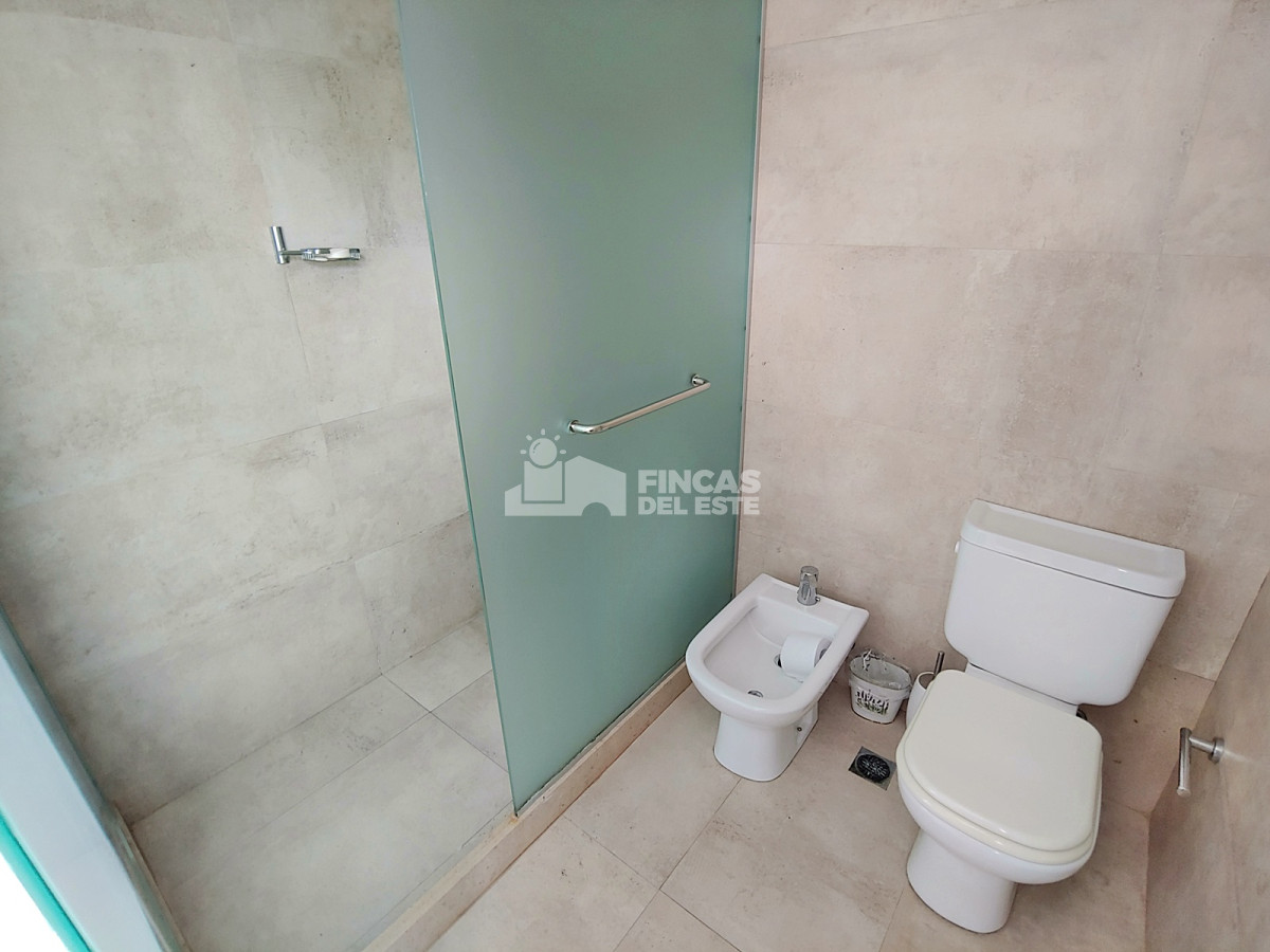 Casa ID.1346/Hermosa-casa-en-Pinares-en-alquiler-de-3-dormitorios - Hermosa casa en Pinares en alquiler de 3 dormitorios