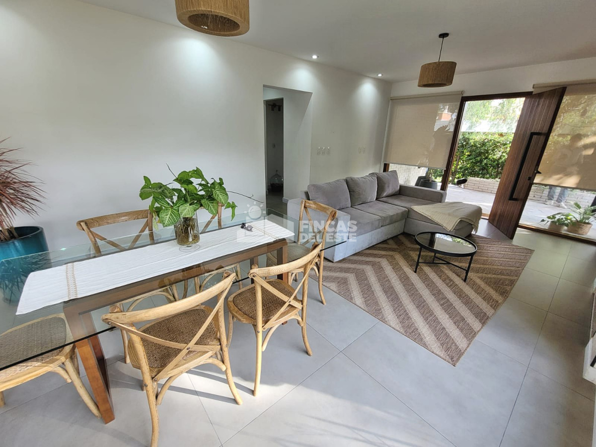 Casa ID.1988/Alquiler-en-Punta-del-Este-de-3-dormitorios - Alquiler en Punta del Este de 3 dormitorios