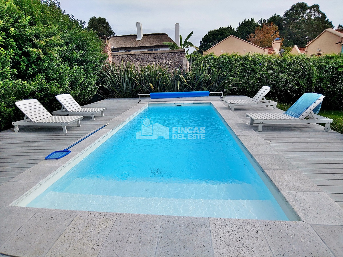 Casa ID.1346/Hermosa-casa-en-Pinares-en-alquiler-de-3-dormitorios - Hermosa casa en Pinares en alquiler de 3 dormitorios