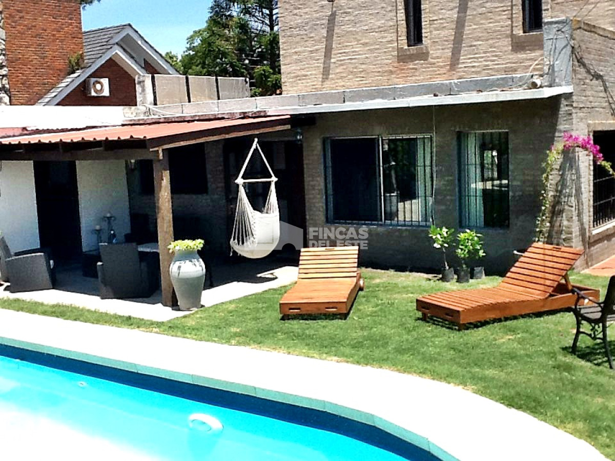 Casa ID.959/Alquiler-5-dormitorios--4-baños-Temporada- - Alquiler  5 dormitorios -  4 baños  Temporada 