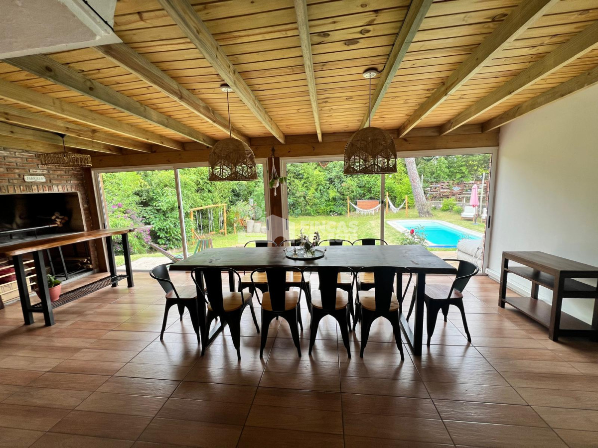 Casa ID.2355/Casa-en-alquiler-de-enero-4-dormitorios-en-Cantegril-Punta-del-este- - Casa en alquiler de enero 4 dormitorios en Cantegril  Punta del este 