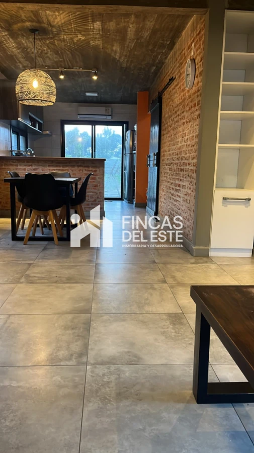 Casa ID.2885/Oportunidad-de-2-dormitorios-en-excelente-ubicación- - Oportunidad de 2 dormitorios en excelente ubicación 