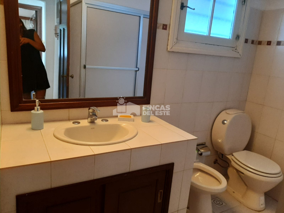 Casa ID.2361/Casa-en-alquiler-temporada-de-2-dormitorios,-en-Punta-del-Este-Mansa - Casa en alquiler temporada de 2 dormitorios, en Punta del Este- Mansa