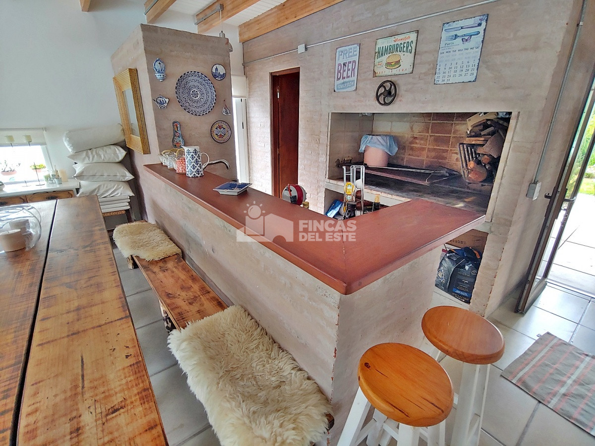 Casa ID.1346/Hermosa-casa-en-Pinares-en-alquiler-de-3-dormitorios - Hermosa casa en Pinares en alquiler de 3 dormitorios