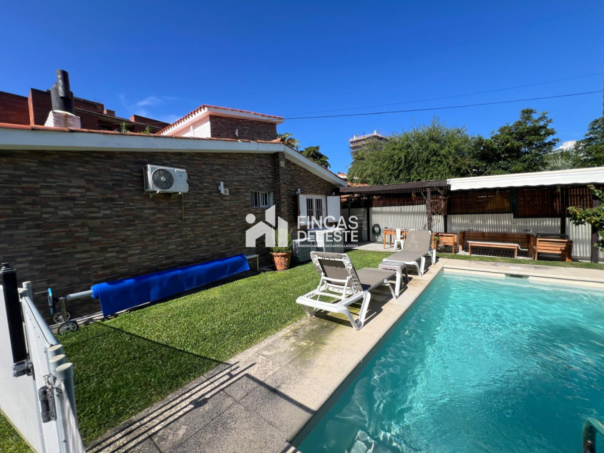 Casa ID.2889/Casa-3-dormitorios-alquiler-de-temporada-en-Punta-del-Este! - Casa 3 dormitorios alquiler de temporada en Punta del Este!