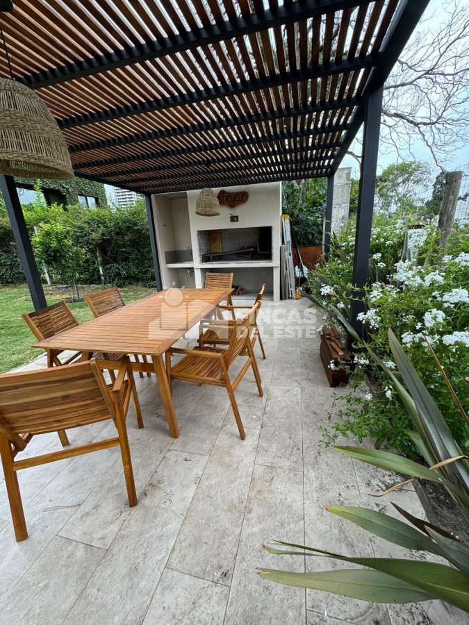 Casa ID.1988/Alquiler-en-Punta-del-Este-de-3-dormitorios - Alquiler en Punta del Este de 3 dormitorios