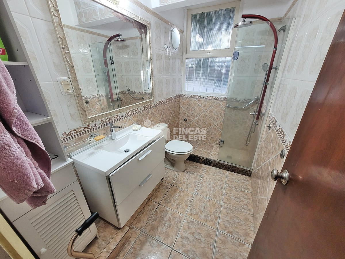 Casa ID.2339/Hermosa-casa-muy-bien-ubicada-en-venta-5-dormitorios-en-Punta-del-Este - Hermosa casa muy bien ubicada en venta 5 dormitorios en Punta del Este