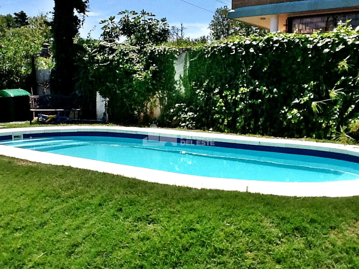 Casa ID.959/Alquiler-5-dormitorios--4-baños-Temporada- - Alquiler  5 dormitorios -  4 baños  Temporada 