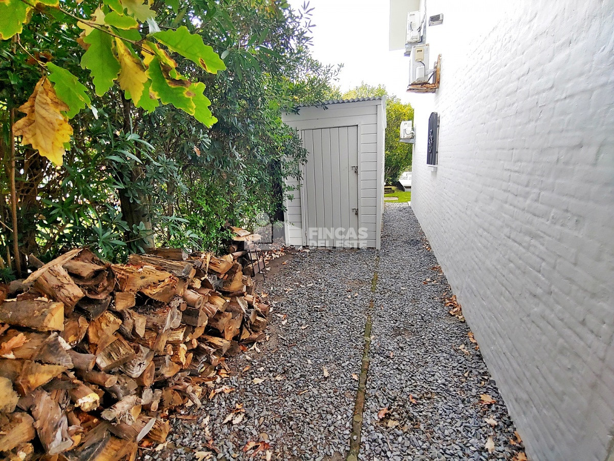 Casa ID.1346/Hermosa-casa-en-Pinares-en-alquiler-de-3-dormitorios - Hermosa casa en Pinares en alquiler de 3 dormitorios