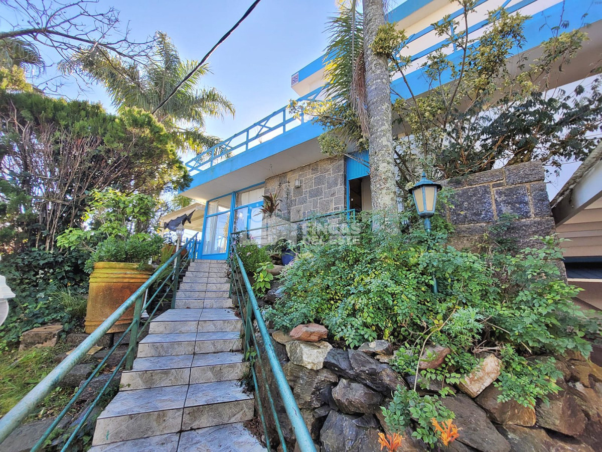 Casa ID.2339/Hermosa-casa-muy-bien-ubicada-en-venta-5-dormitorios-en-Punta-del-Este - Hermosa casa muy bien ubicada en venta 5 dormitorios en Punta del Este