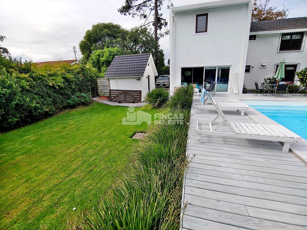 Casa ID.1346/Hermosa-casa-en-Pinares-en-alquiler-de-3-dormitorios - Hermosa casa en Pinares en alquiler de 3 dormitorios