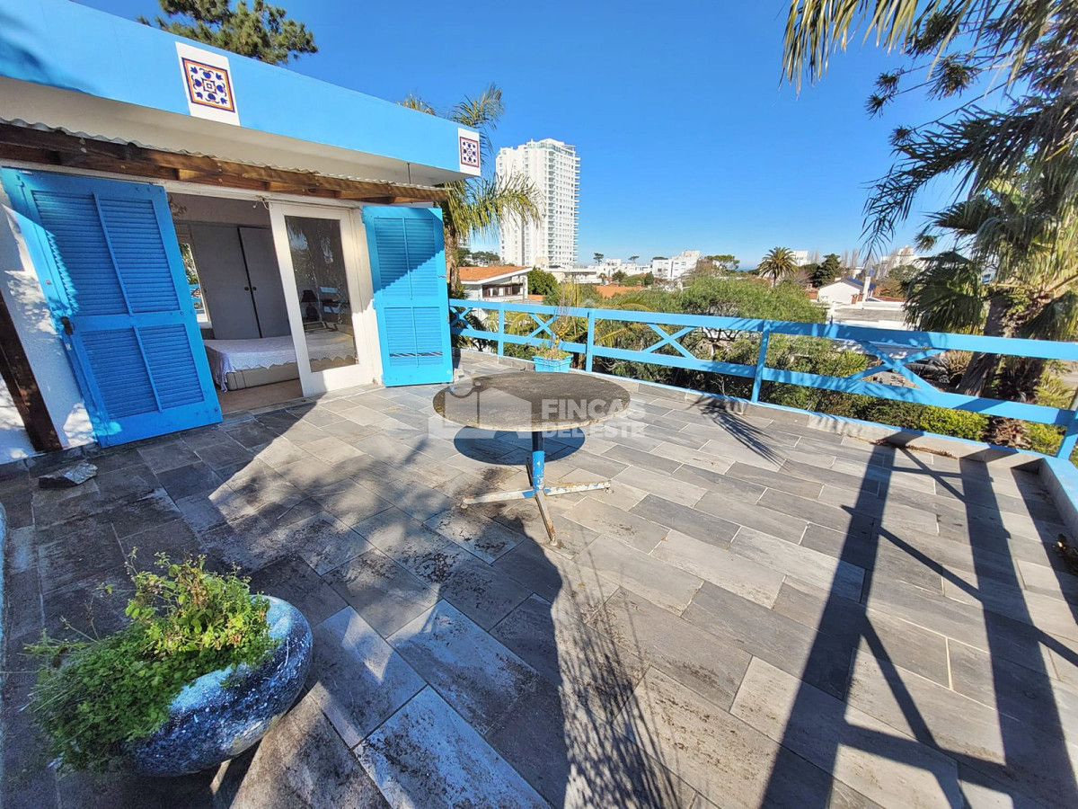 Casa ID.2339/Hermosa-casa-muy-bien-ubicada-en-venta-5-dormitorios-en-Punta-del-Este - Hermosa casa muy bien ubicada en venta 5 dormitorios en Punta del Este