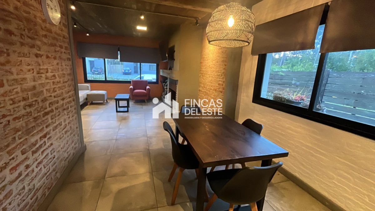 Casa ID.2885/Oportunidad-de-2-dormitorios-en-excelente-ubicación- - Oportunidad de 2 dormitorios en excelente ubicación 