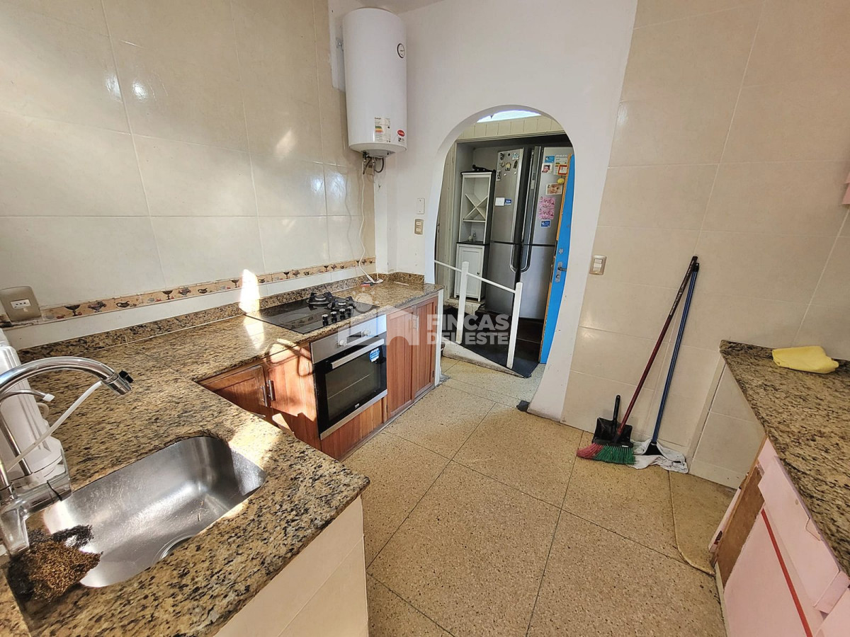 Casa ID.2339/Hermosa-casa-muy-bien-ubicada-en-venta-5-dormitorios-en-Punta-del-Este - Hermosa casa muy bien ubicada en venta 5 dormitorios en Punta del Este