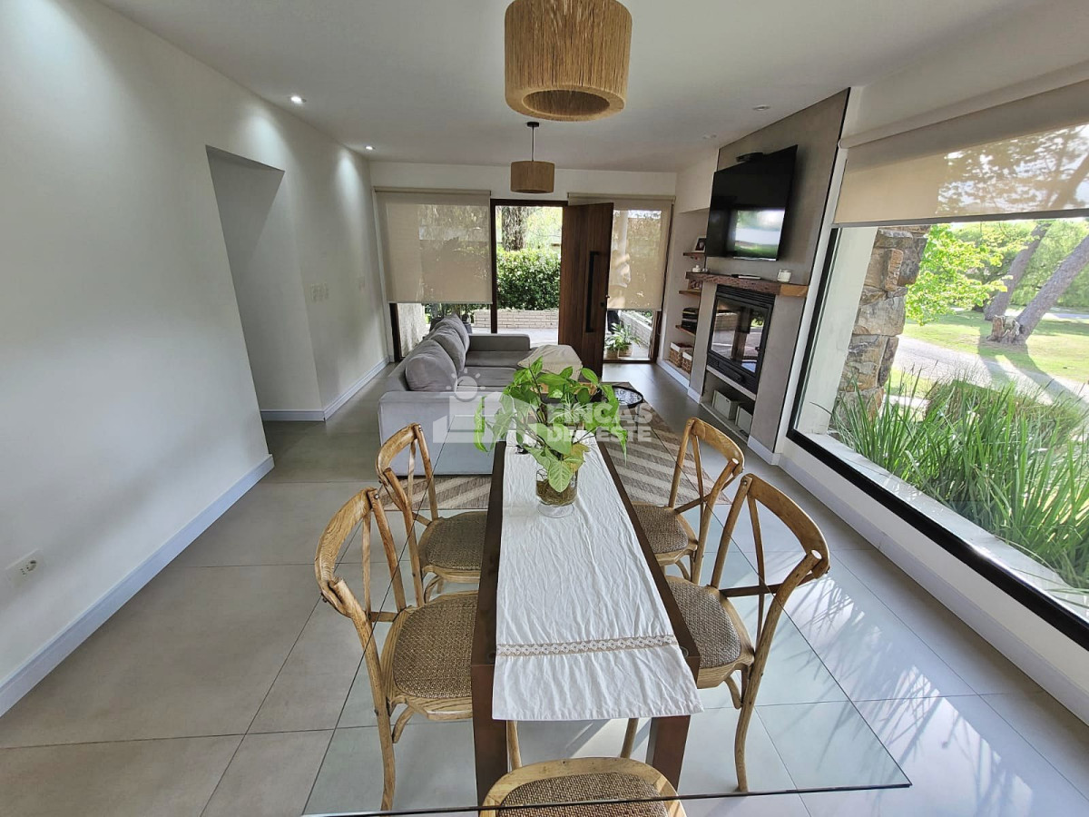 Casa ID.1988/Alquiler-en-Punta-del-Este-de-3-dormitorios - Alquiler en Punta del Este de 3 dormitorios