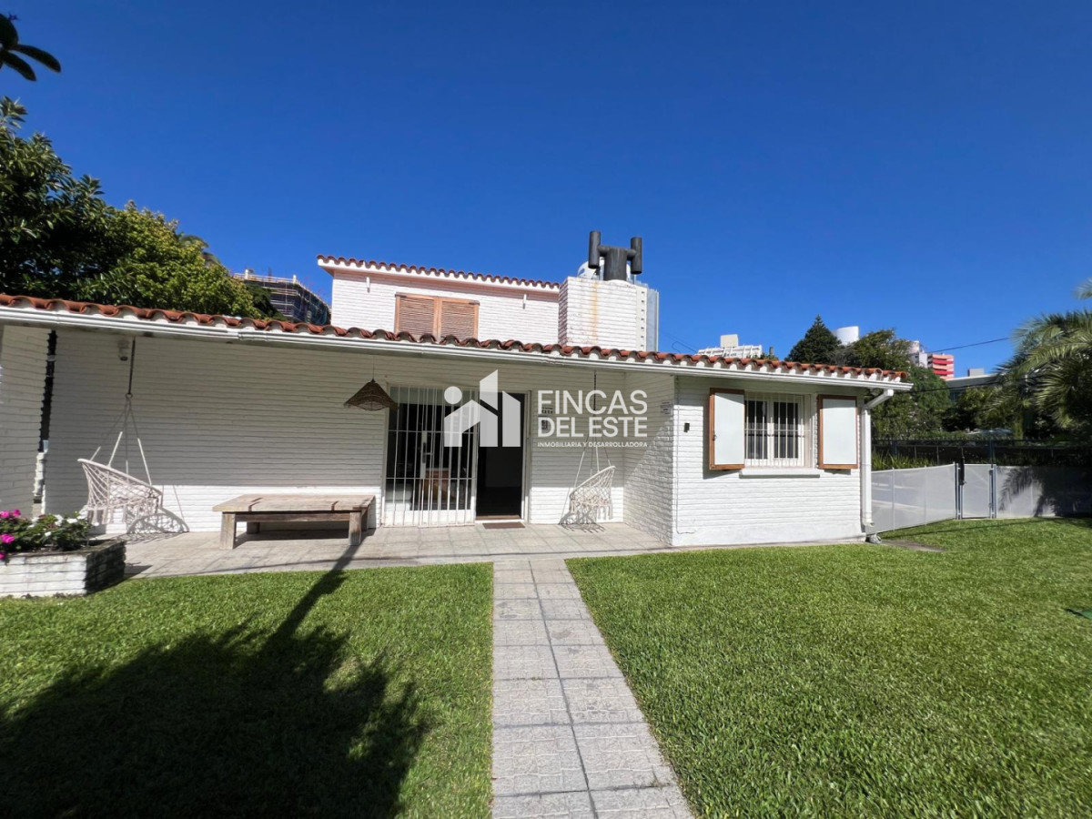 Casa ID.2889/Casa-3-dormitorios-alquiler-de-temporada-en-Punta-del-Este! - Casa 3 dormitorios alquiler de temporada en Punta del Este!