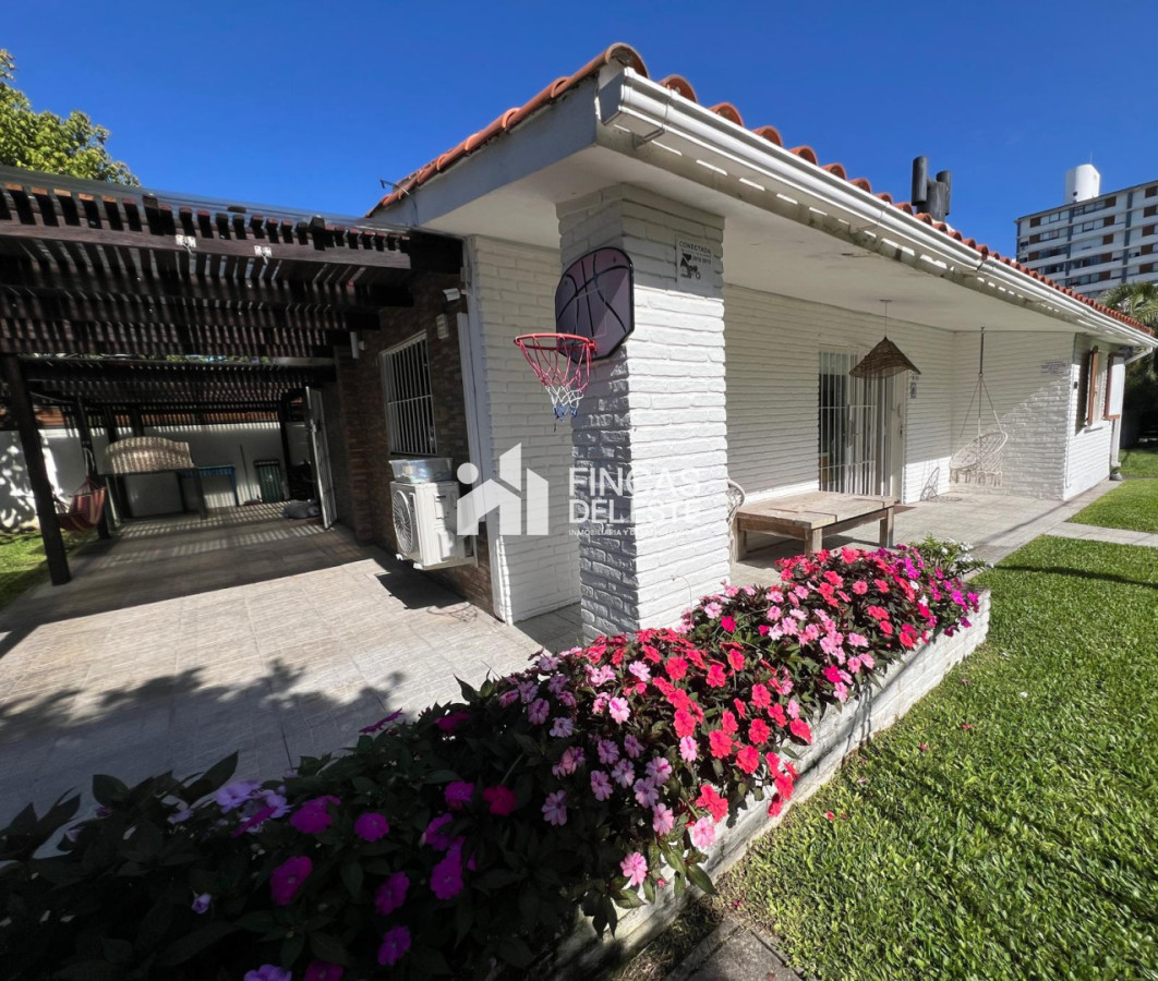 Casa ID.2889/Casa-3-dormitorios-alquiler-de-temporada-en-Punta-del-Este! - Casa 3 dormitorios alquiler de temporada en Punta del Este!