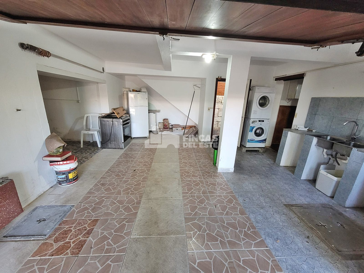 Casa ID.2339/Hermosa-casa-muy-bien-ubicada-en-venta-5-dormitorios-en-Punta-del-Este - Hermosa casa muy bien ubicada en venta 5 dormitorios en Punta del Este