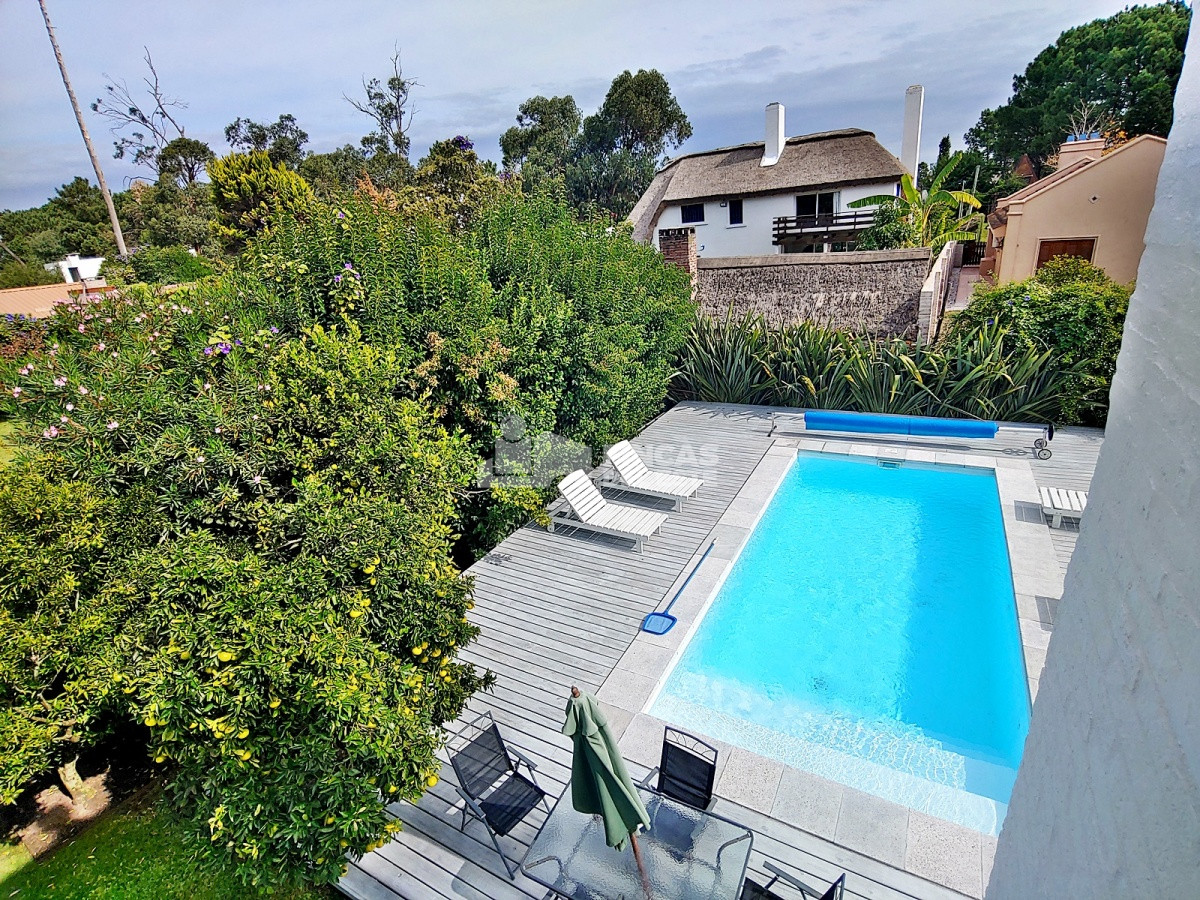 Casa ID.1346/Hermosa-casa-en-Pinares-en-alquiler-de-3-dormitorios - Hermosa casa en Pinares en alquiler de 3 dormitorios