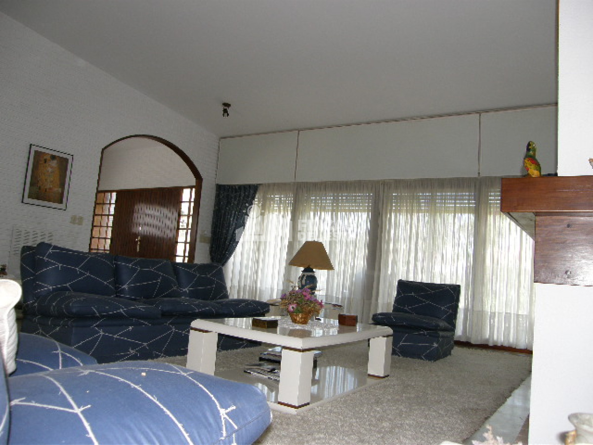 Casa ID.64/Hermosa-casa-de-4-dormitorios-y-5-baños-a-200-metros-del-mar. - Hermosa casa de 4 dormitorios y 5 baños a 200 metros del mar.