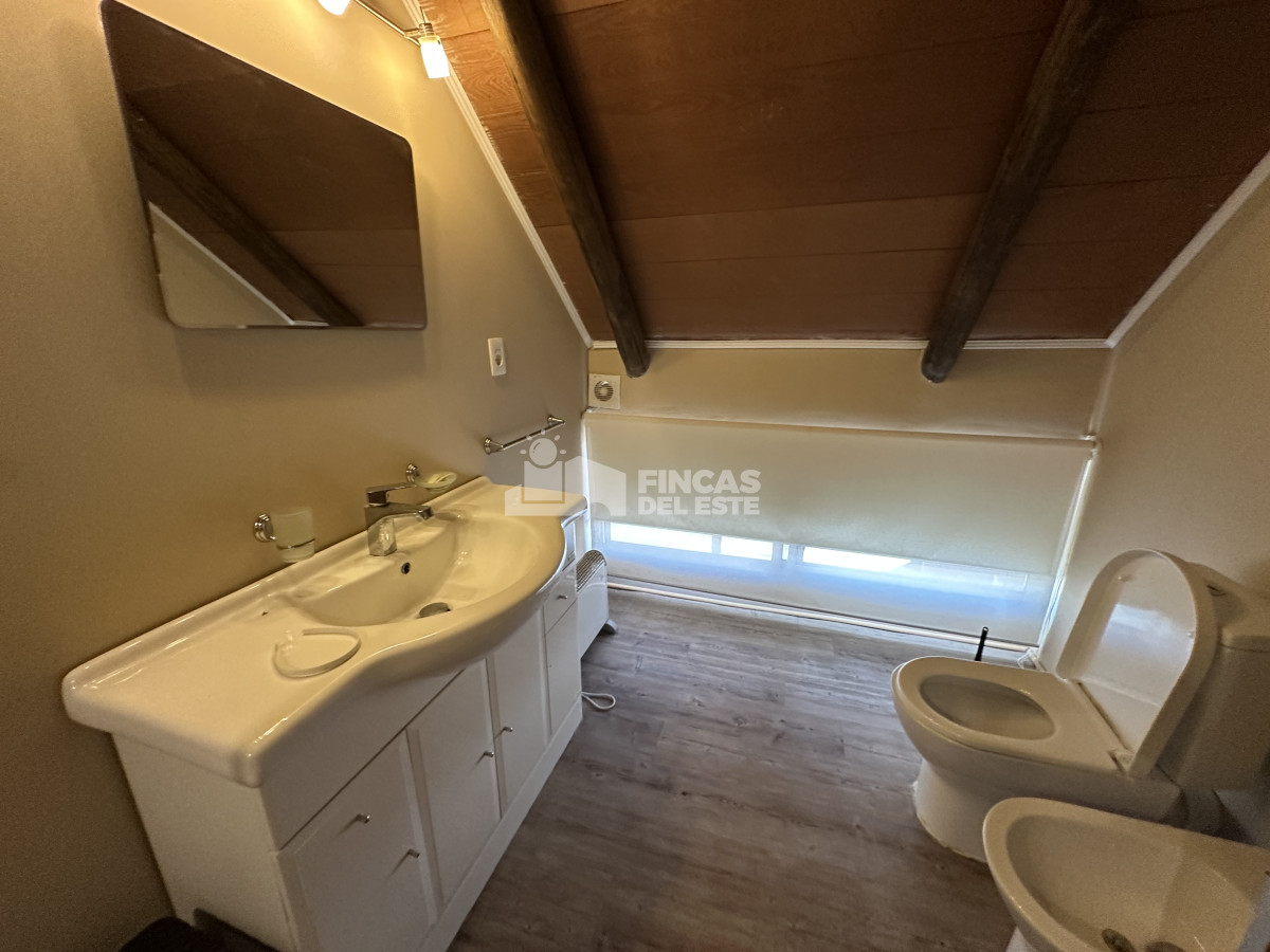 Casa ID.2637/Casa-en-alquiler-enero-de-4-dormitorios-en-brava-Punta-del-Este- - Casa en alquiler enero de 4 dormitorios en brava Punta del Este 