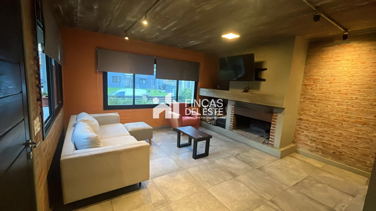 Casa ID.2885/Oportunidad-de-2-dormitorios-en-excelente-ubicación- - Oportunidad de 2 dormitorios en excelente ubicación 