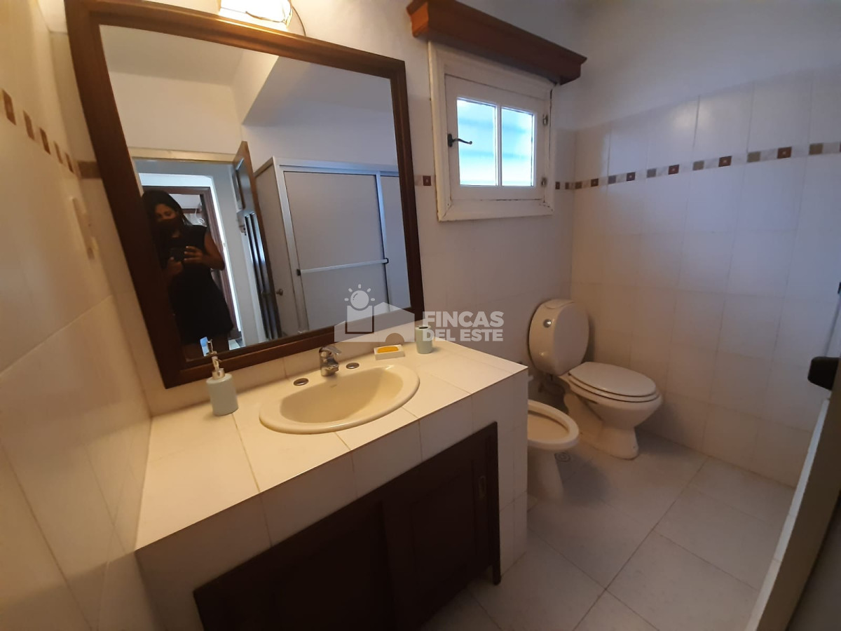 Casa ID.2361/Casa-en-alquiler-temporada-de-2-dormitorios,-en-Punta-del-Este-Mansa - Casa en alquiler temporada de 2 dormitorios, en Punta del Este- Mansa