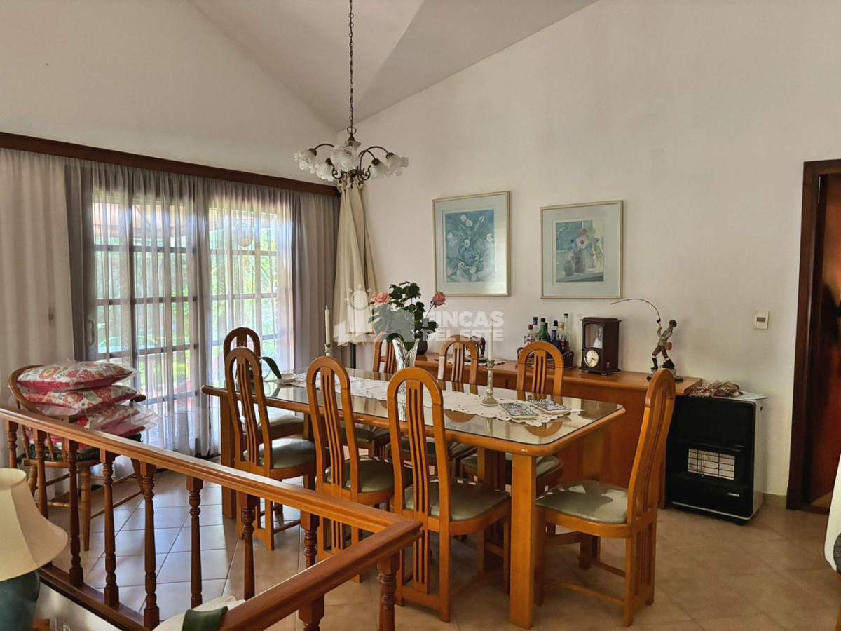 Casa ID.2745/Casa-en-pinares-Punta-del-Este-de-3-dormitorios - Casa en pinares- Punta del Este de 3 dormitorios