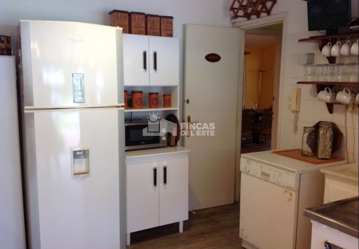 Casa ID.2355/Casa-en-alquiler-de-enero-4-dormitorios-en-Cantegril-Punta-del-este- - Casa en alquiler de enero 4 dormitorios en Cantegril  Punta del este 