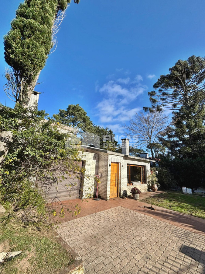 Casa ID.2861/CASA-DE-4-DORMITORIOS-EN-CANTEGRIL - CASA DE 4 DORMITORIOS EN CANTEGRIL