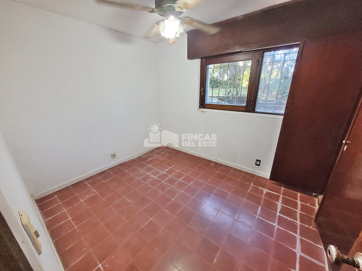 Casa ID.2339/Hermosa-casa-muy-bien-ubicada-en-venta-5-dormitorios-en-Punta-del-Este - Hermosa casa muy bien ubicada en venta 5 dormitorios en Punta del Este