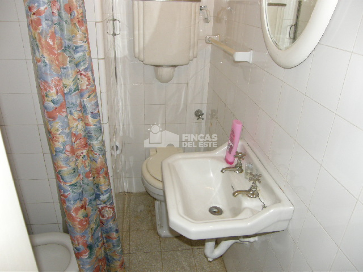 Casa ID.64/Hermosa-casa-de-4-dormitorios-y-5-baños-a-200-metros-del-mar. - Hermosa casa de 4 dormitorios y 5 baños a 200 metros del mar.