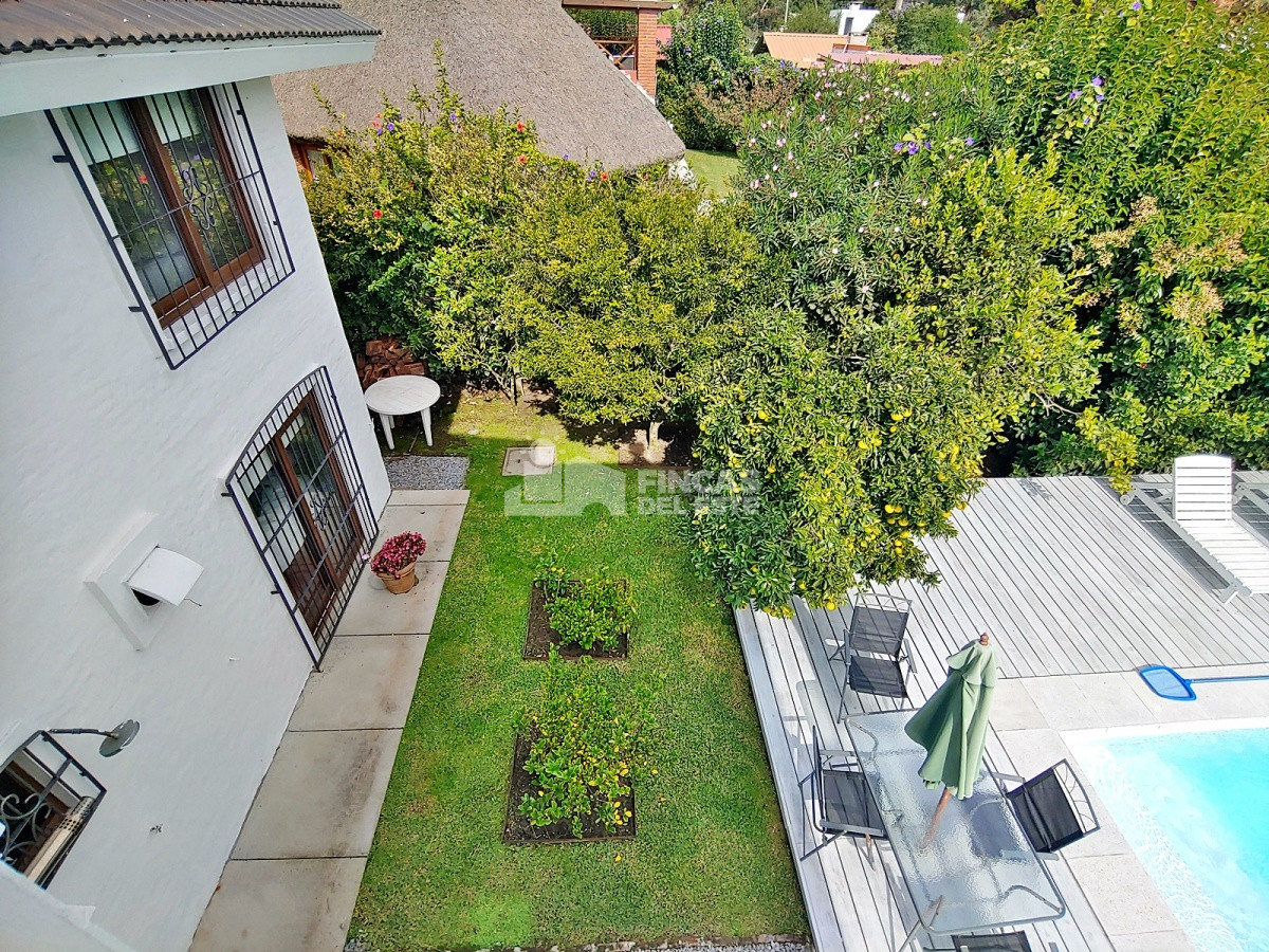 Casa ID.1346/Hermosa-casa-en-Pinares-en-alquiler-de-3-dormitorios - Hermosa casa en Pinares en alquiler de 3 dormitorios