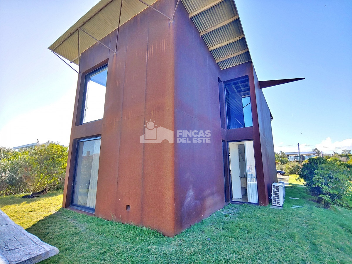 Casa ID.1238 - Casa en Manantiales, Punta Piedras