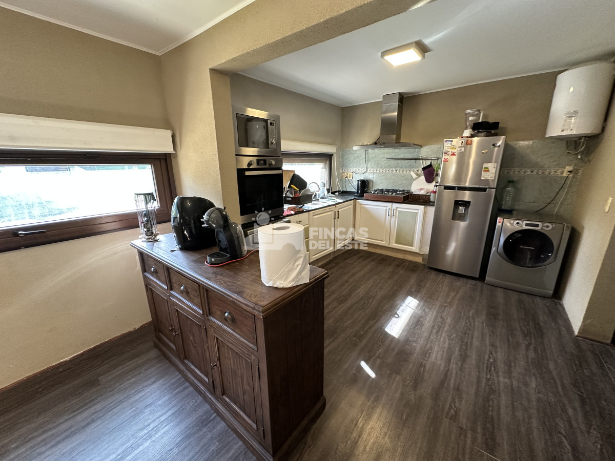 Casa ID.2637/Casa-en-alquiler-enero-de-4-dormitorios-en-brava-Punta-del-Este- - Casa en alquiler enero de 4 dormitorios en brava Punta del Este 